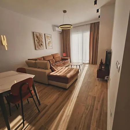 Klaudia * Himarë