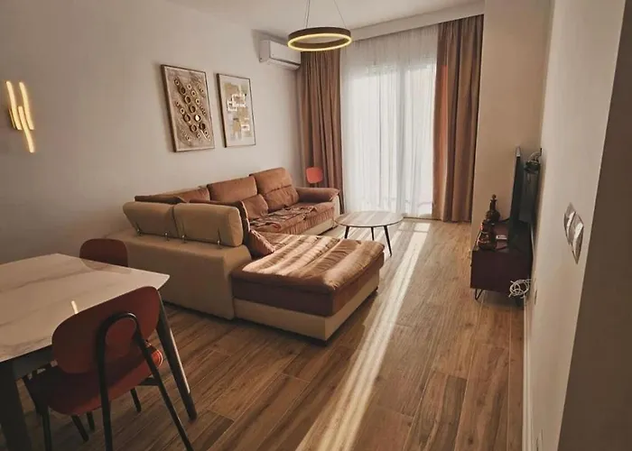 Klaudia * Himarë
