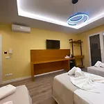 Klaudia * Himarë